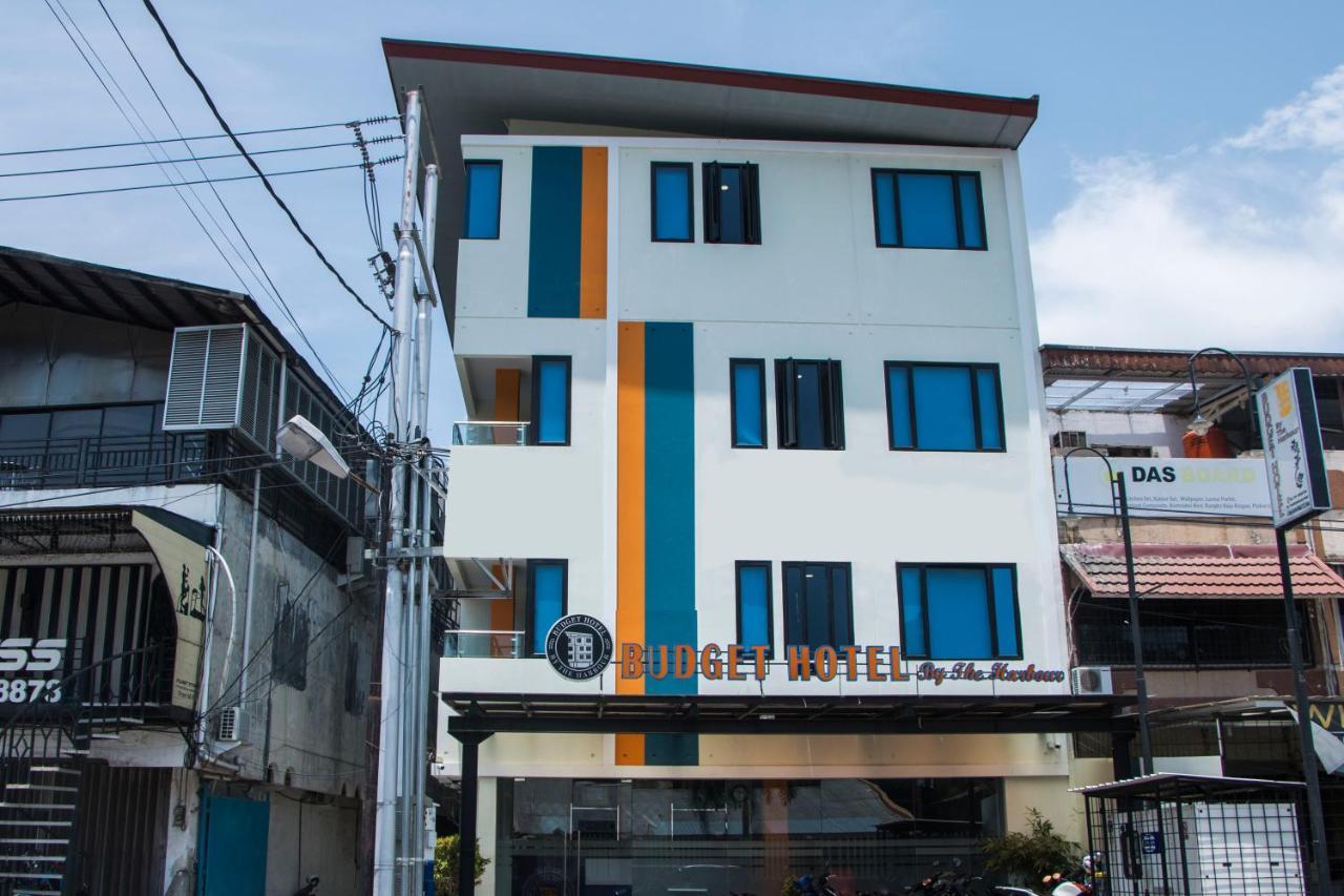 Oyo 592 Budget Hotel By The Harbour Padang  Exterior foto