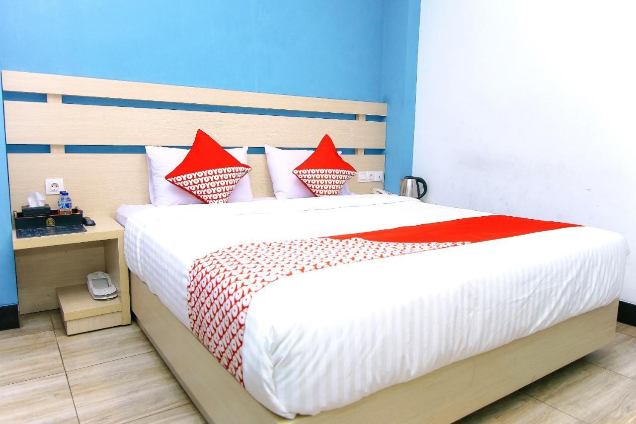 Oyo 592 Budget Hotel By The Harbour Padang  Exterior foto